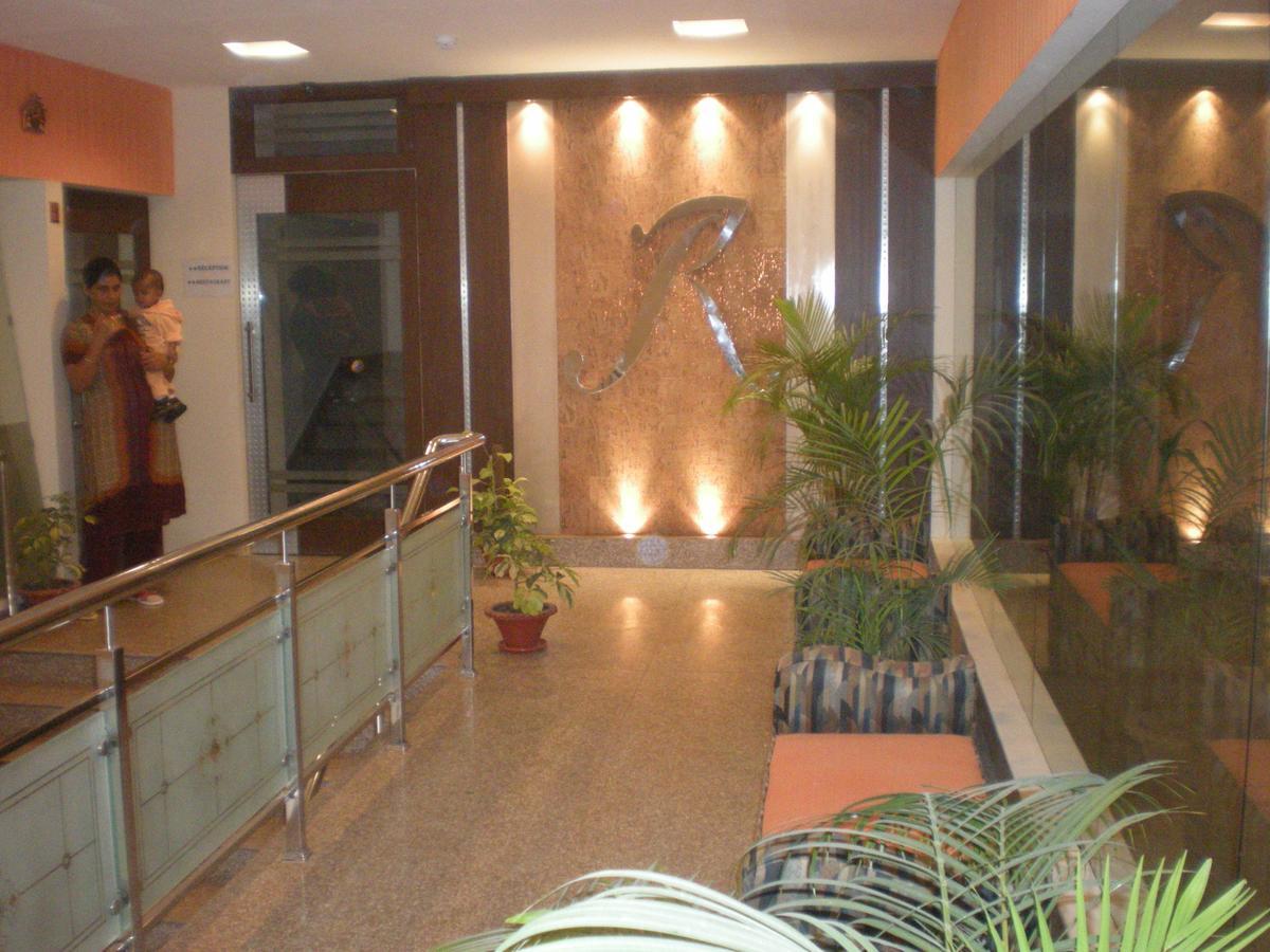 Hotel Rajawas Dibrugarh エクステリア 写真