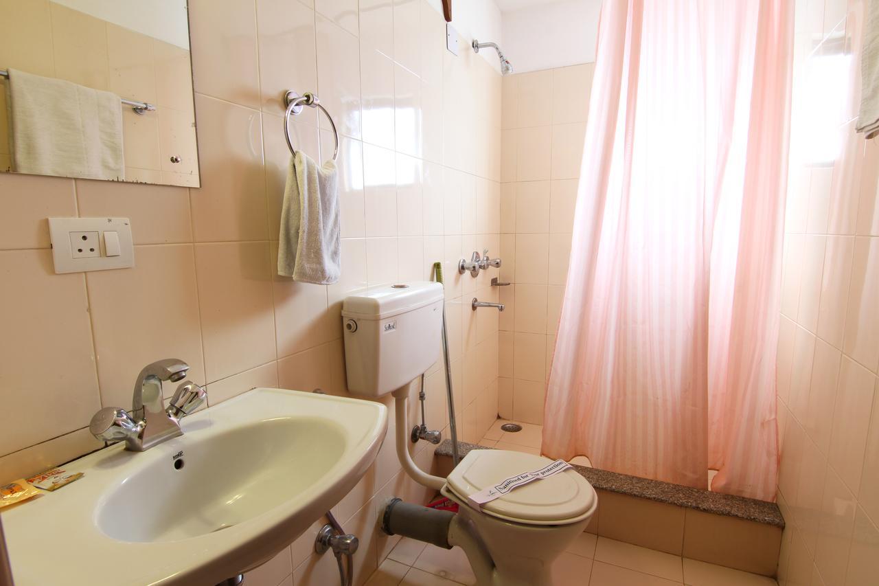 Hotel Rajawas Dibrugarh エクステリア 写真