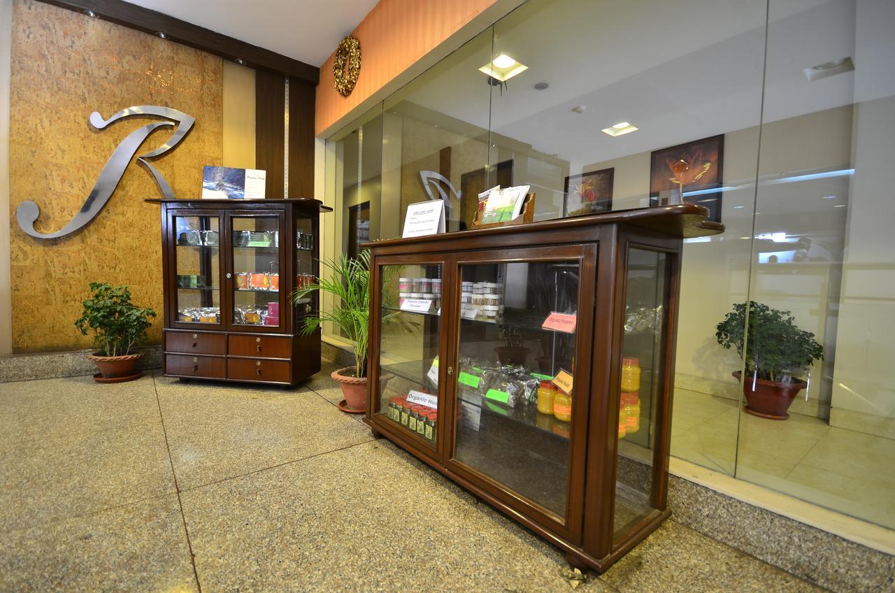 Hotel Rajawas Dibrugarh エクステリア 写真