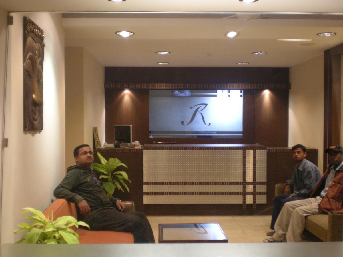 Hotel Rajawas Dibrugarh エクステリア 写真